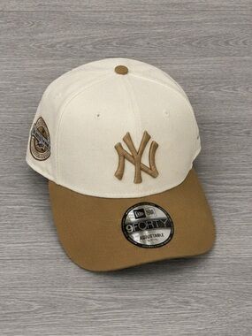 New Era New York Yankees Two-Tone Cream & Tan 9FORTY Cap